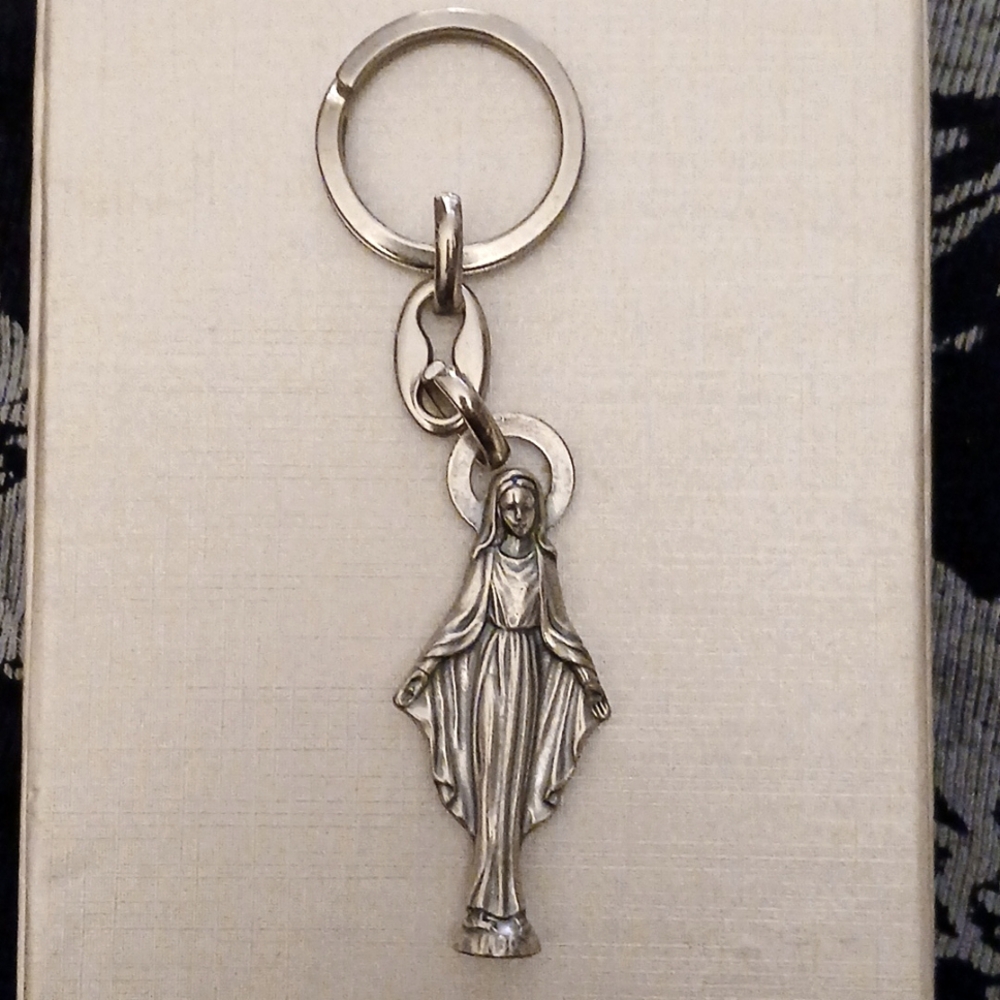 Key Chain silver tone. - Picture 2 of 4